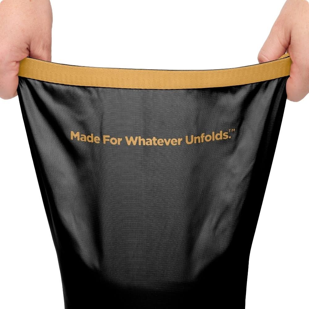 Original Puffy Blanket - Black - Image 6