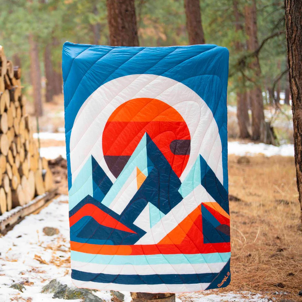Original Puffy Blanket - Radiant Peak Eclipse - Image 11