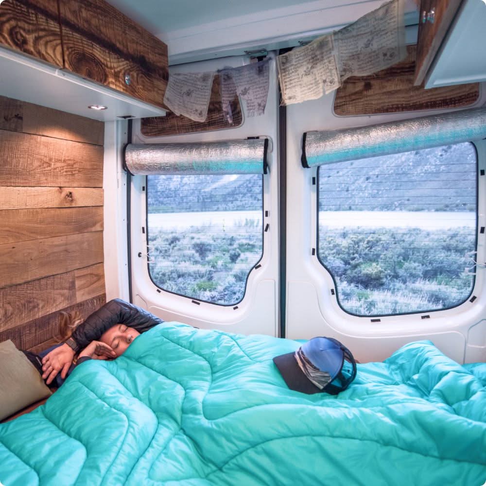 Original Puffy Blanket - Seafoam - Image 9
